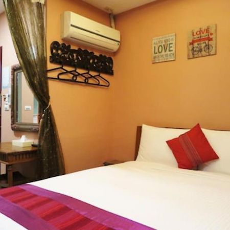 Dharmatala Inn Calcutta Buitenkant foto